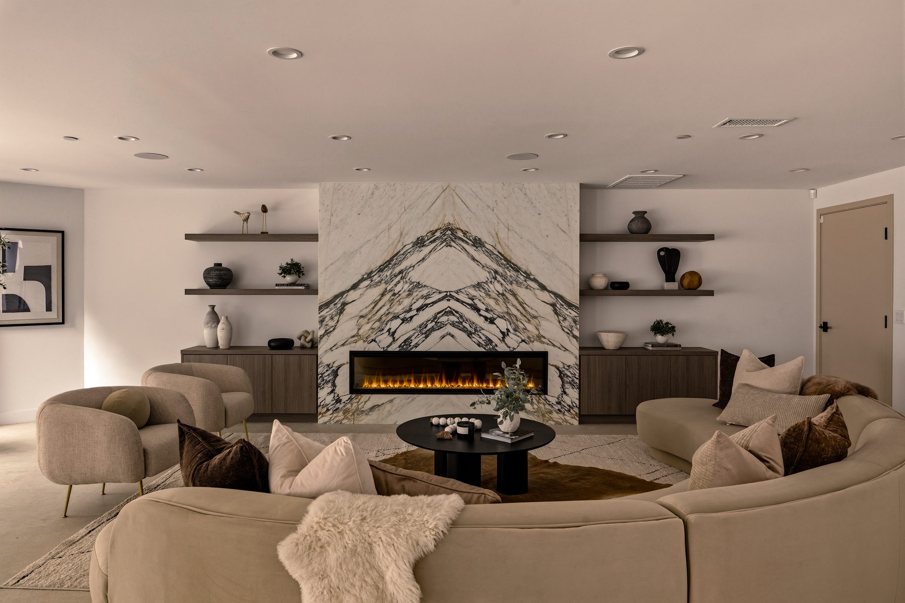 2638 Zorada Drive living room